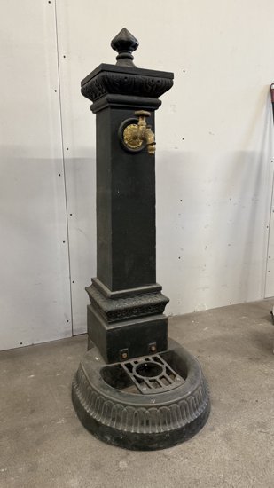 Fontaine à eau sur pied en fonte Vert