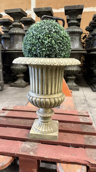 Vase médicis en fonte Ivory